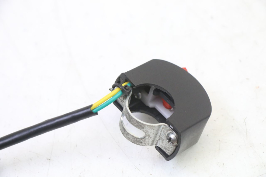 photo de PRZEŁĄCZNIK ZAPŁONU I STOPU LONCIN DIRT BIKE 125 - Inny kąt widzenia