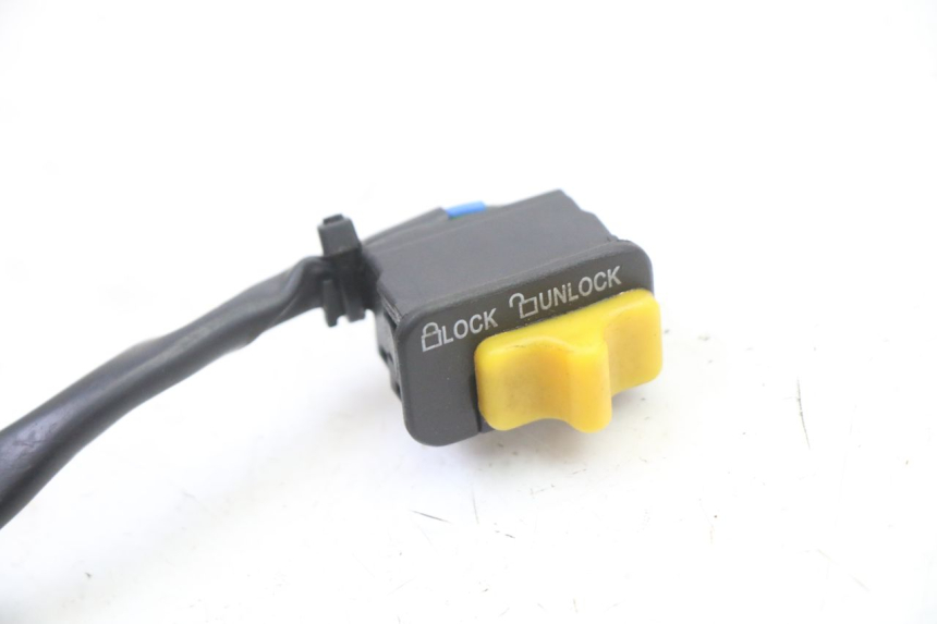 photo de PRZEŁĄCZNIK WYŁĄCZNIKA ZAPŁONU SYM FIDDLE 3 III 50 (2014 - 2020) - Szczegół części