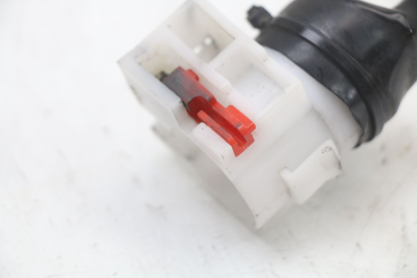 photo de PRZEŁĄCZNIK WYŁĄCZNIKA ZAPŁONU NECO GPX LC 2T 50 (2014 - 2018) - Zbliżenie techniczne