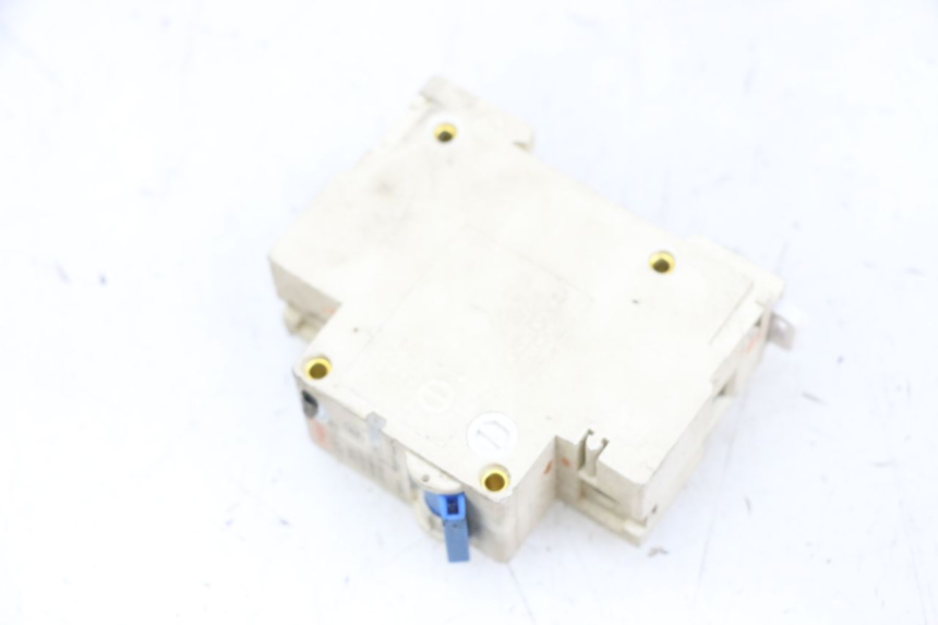 photo de PRZEŁĄCZNIK ZAPŁONU I STOPU SILNIKA EFUN PUSA 1 - Zoom stanu zużycia