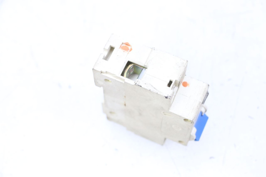 photo de PRZEŁĄCZNIK ZAPŁONU I STOPU SILNIKA EFUN PUSA 1 - Inny kąt widzenia