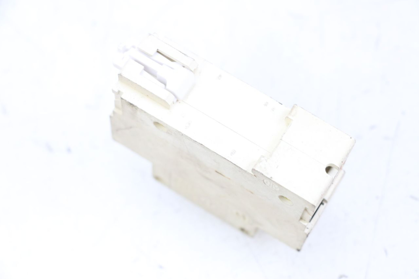 photo de PRZEŁĄCZNIK ZAPŁONU I STOPU SILNIKA EFUN PUSA 1 - Zbliżenie techniczne