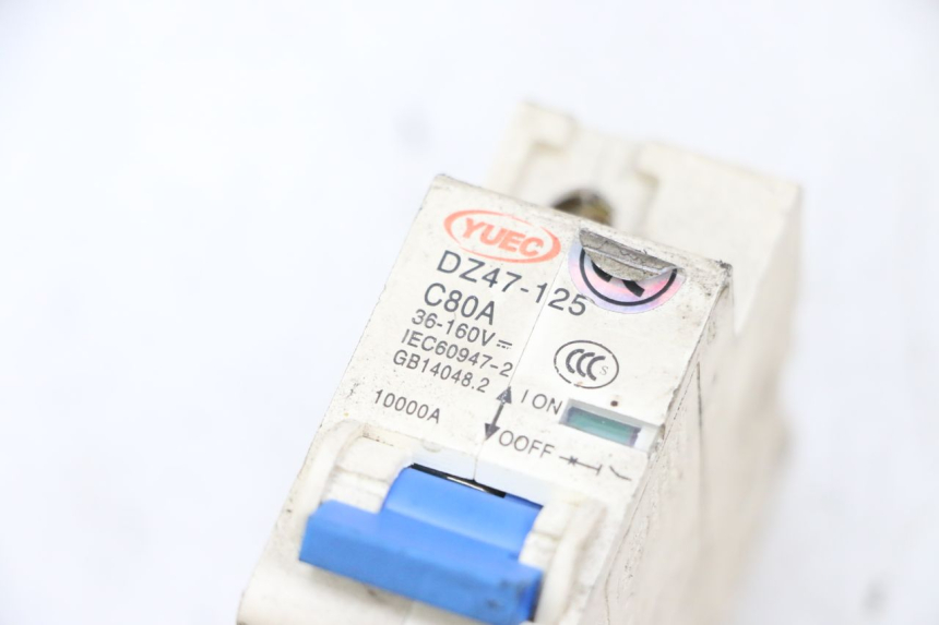 photo de PRZEŁĄCZNIK ZAPŁONU I STOPU SILNIKA EFUN PUSA 1 - Stan powierzchni