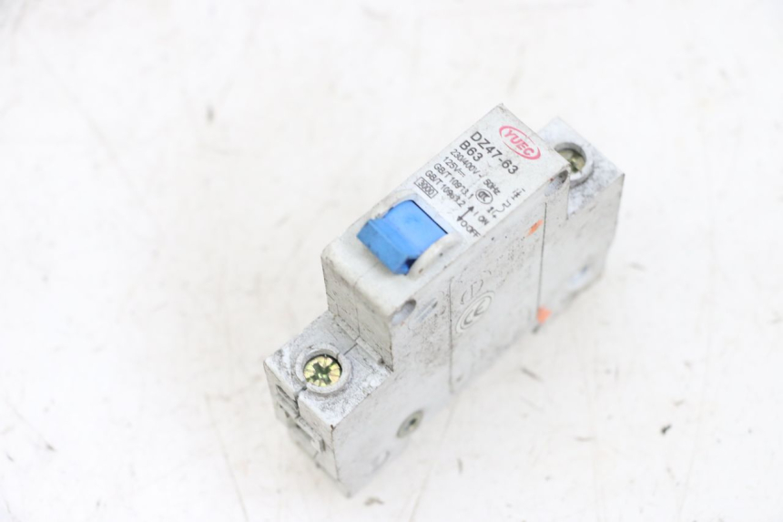 photo de PRZEŁĄCZNIK ZAPŁONU I STOPU SILNIKA EFUN PUSA 1 - Widok główny