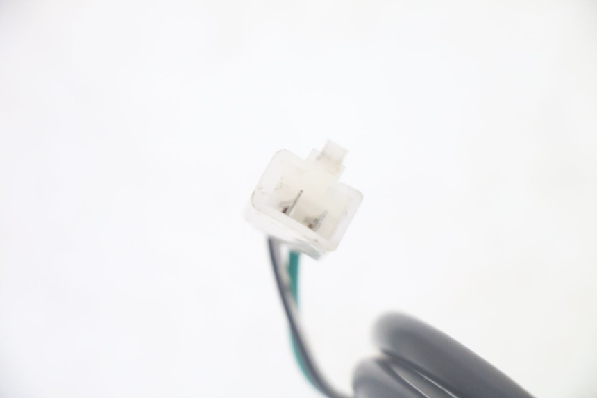 photo de PRZEŁĄCZNIK WYŁĄCZNIKA ZAPŁONU APOLLO RFZ 125 - Zbliżenie techniczne