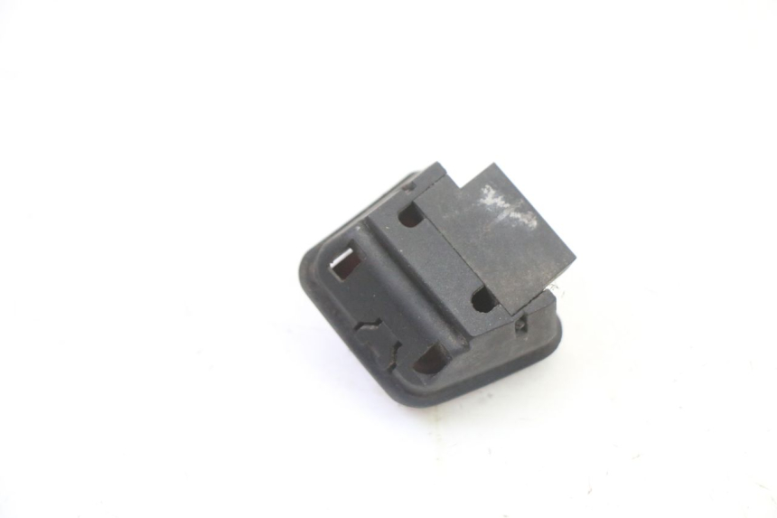 photo de PRZEŁĄCZNIK ZAPŁONU I STOPU SILNIKA PIAGGIO SUPER LX 125 (2000 - 2003) - Inny kąt widzenia