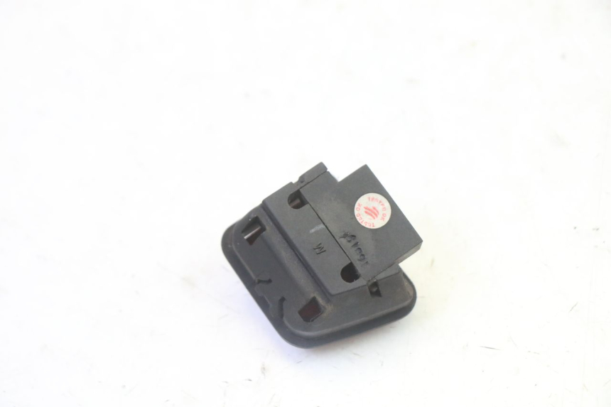 photo de PRZEŁĄCZNIK WYŁĄCZNIKA ZAPŁONU PIAGGIO XEVO - X EVO 125 (2007 - 2017) - Inny kąt widzenia