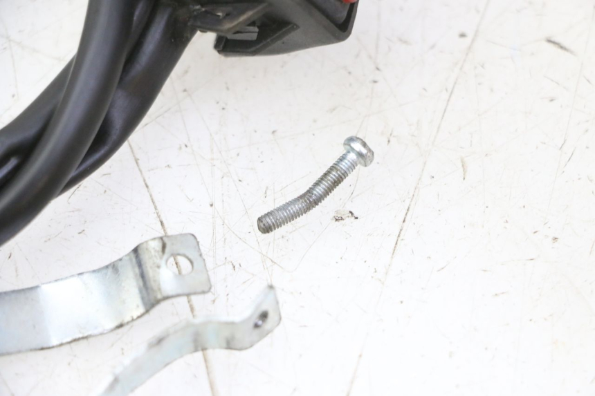 photo de PRZEŁĄCZNIK WYŁĄCZNIKA ZAPŁONU YAMAHA YZ 125 (1998 - 2005) - Zbliżenie techniczne