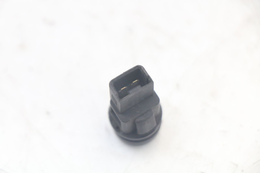 photo de PRZEŁĄCZNIK ROZRUCHU PIAGGIO LIBERTY 125 (2009 - 2013) - Inny kąt widzenia