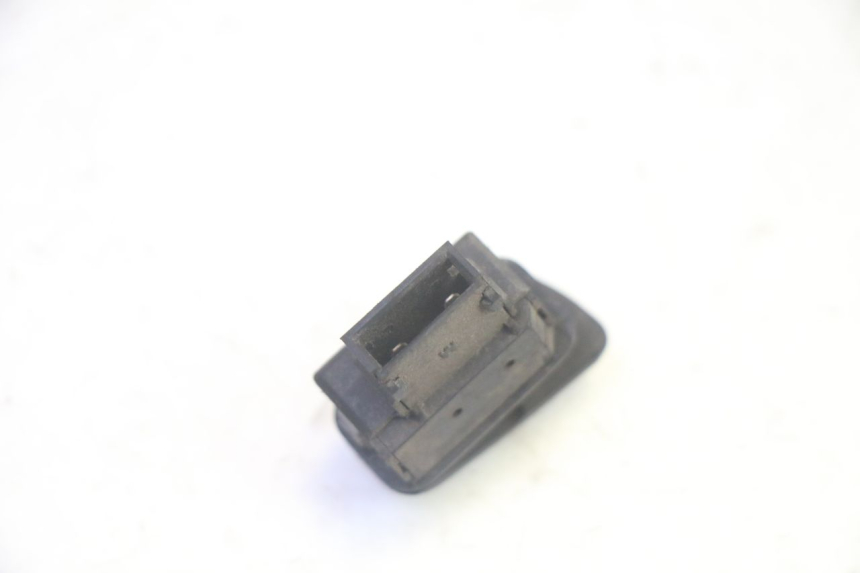 photo de PRZEŁĄCZNIK ROZRUCHU PIAGGIO MP3 125 (2006 - 2014) - Inny kąt widzenia