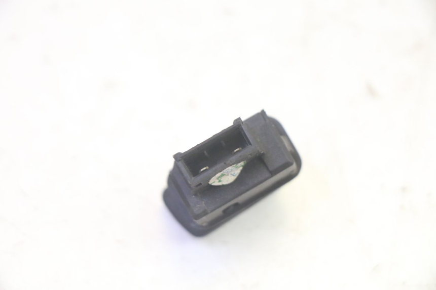 photo de PRZEŁĄCZNIK ROZRUCHU PIAGGIO MP3 RL 250 (2006 - 2010) - Inny kąt widzenia