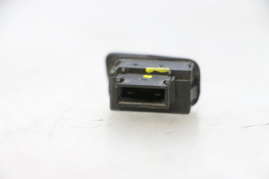 photo de PRZEŁĄCZNIK ROZRUCHU PIAGGIO MP3 500 (2011 - 2015) - Zoom stanu zużycia