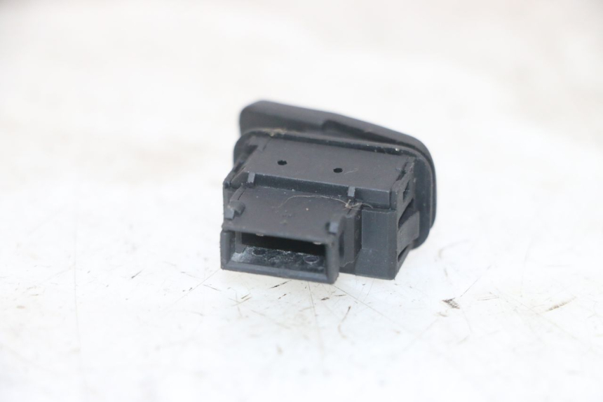 photo de PRZEŁĄCZNIK ROZRUCHU PIAGGIO NEW TYPHOON 50 (2018 - 2021) - Zoom stanu zużycia