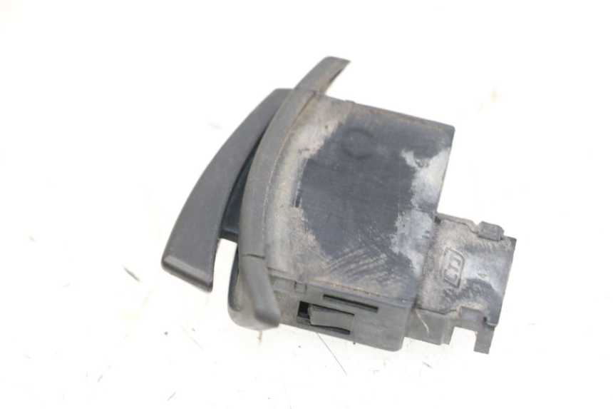 photo de PRZEŁĄCZNIK ROZRUCHU PEUGEOT BELVILLE 125 (2017 - 2021) - Inny kąt widzenia