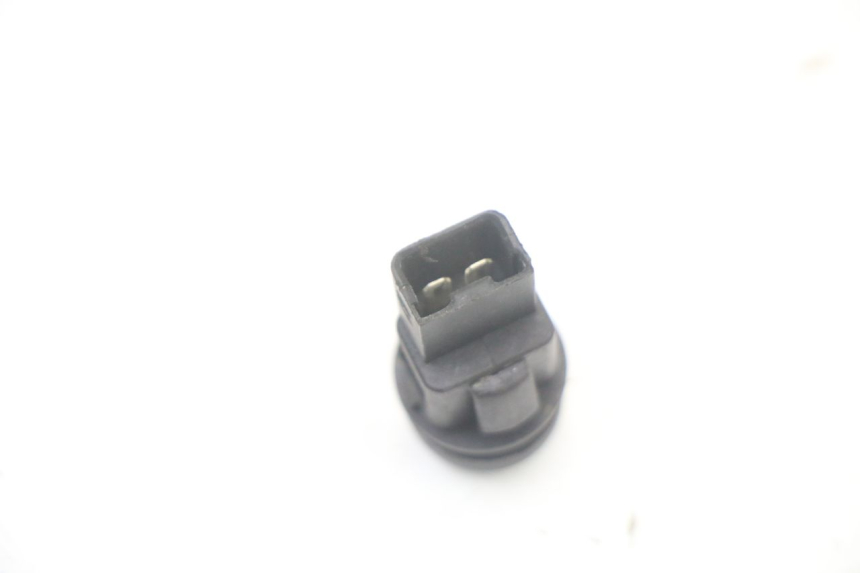 photo de PRZEŁĄCZNIK ROZRUCHU PIAGGIO ZIP 4T 50 (2018 - 2020) - Zbliżenie techniczne