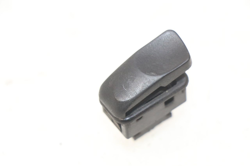 photo de PRZEŁĄCZNIK ROZRUCHU PIAGGIO VESPA LX 125 (2005 - 2010) - Widok główny