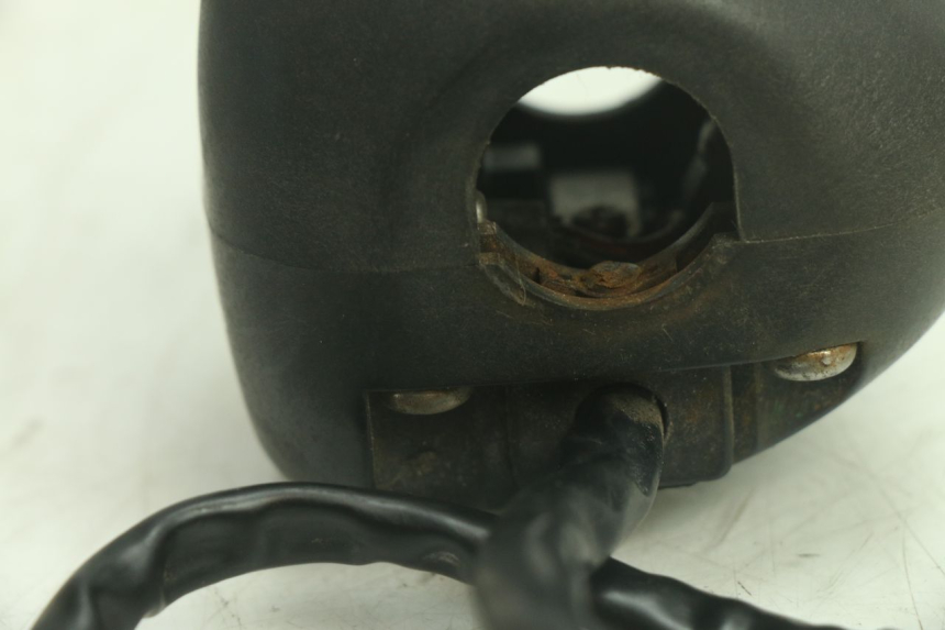 photo de PRZEŁĄCZNIK ROZRUCHU YAMAHA WAVE RUNNER GP R 1200 (2000 - 2003) - Zbliżenie techniczne
