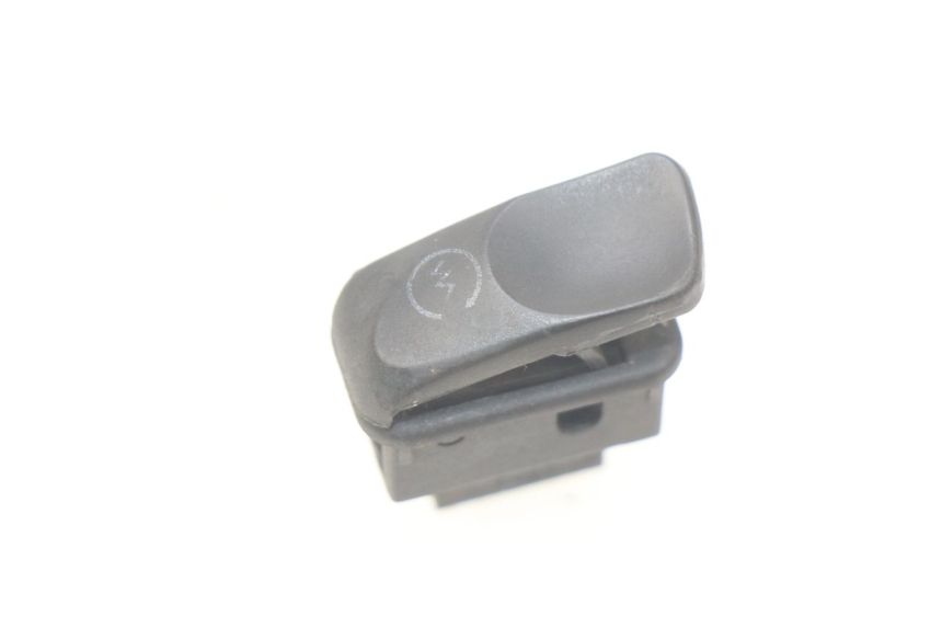 photo de PRZEŁĄCZNIK ROZRUCHU PIAGGIO X7 125 (2007 - 2013) - Widok główny