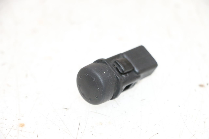 photo de PRZEŁĄCZNIK ROZRUCHU PIAGGIO X8 125 (2004 - 2007) - Zoom stanu zużycia