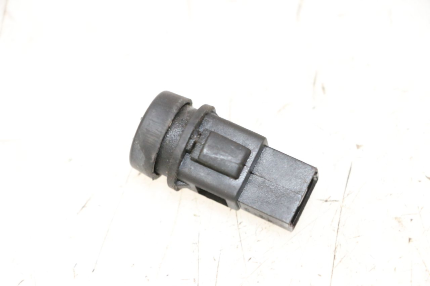 photo de PRZEŁĄCZNIK ROZRUCHU PIAGGIO XEVO - X EVO 125 (2007 - 2017) - Zoom stanu zużycia