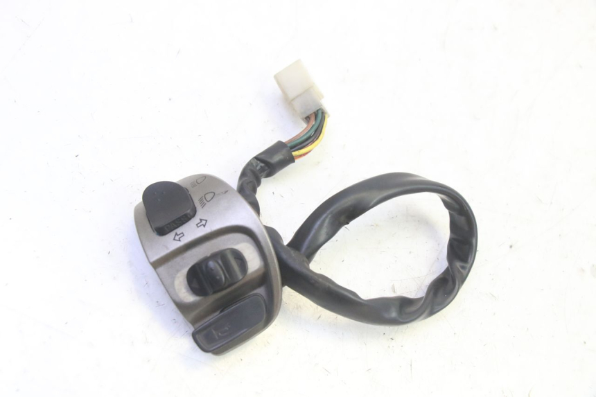 photo de PRZEŁĄCZNIK PRAWY QUADRO 4 4D 350 (2015 - 2018) - Widok główny