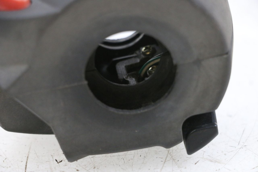 photo de PRZEŁĄCZNIK PRAWY ADIVA AD3 300 (2014 - 2020) - Szczegół części