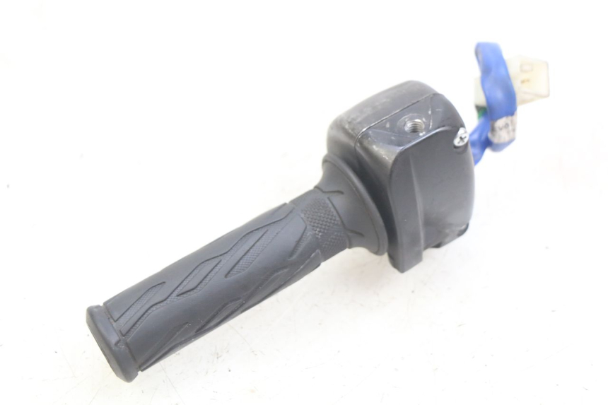 photo de PRZEŁĄCZNIK PRAWY KYMCO AGILITY 16+ 4T 50 (2018 - 2023) - Widok ogólny