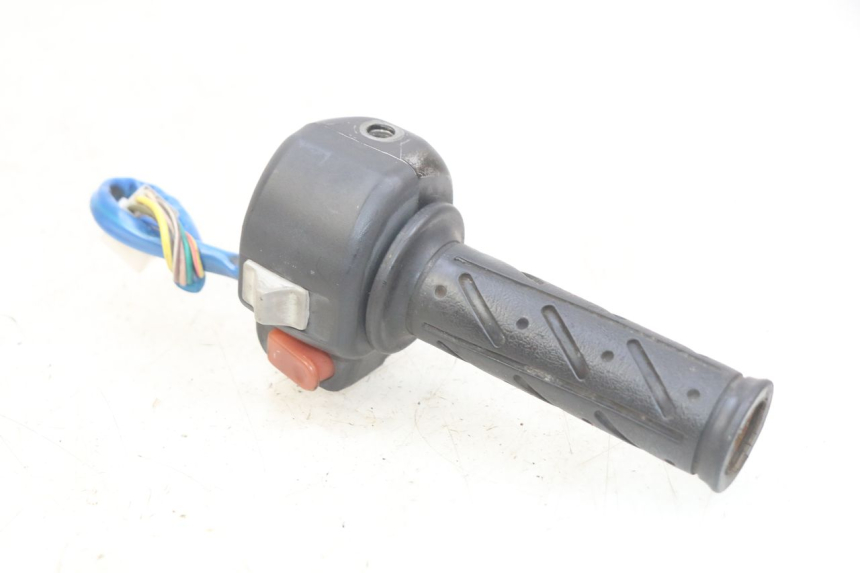 photo de PRZEŁĄCZNIK PRAWY KYMCO AGILITY 4T 50 (2005 - 2018) - Inny kąt widzenia