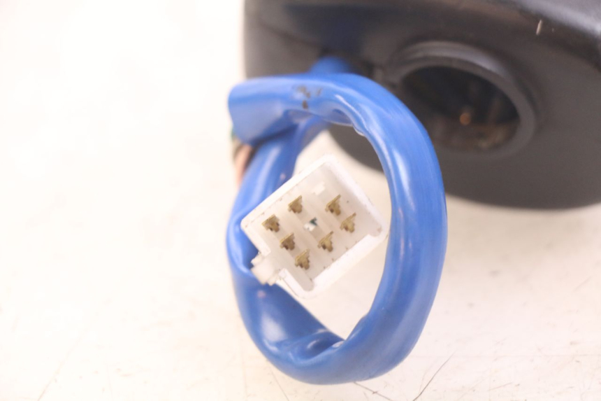 photo de PRZEŁĄCZNIK PRAWY KYMCO AGILITY 4T 50 (2005 - 2018) - Szczegół części