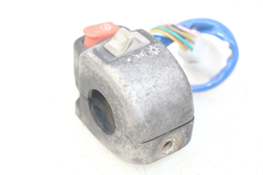 photo de PRZEŁĄCZNIK PRAWY KYMCO AGILITY 4T 50 (2005 - 2018) - Zbliżenie techniczne