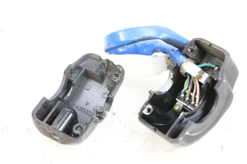 photo de PRZEŁĄCZNIK PRAWY KYMCO AGILITY 4T 50 (2005 - 2018) - Zoom stanu zużycia