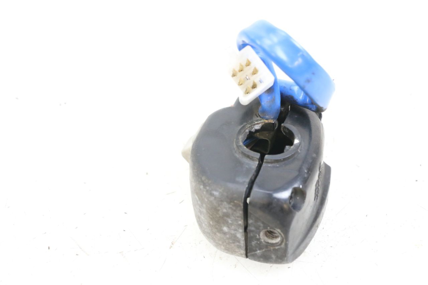 photo de PRZEŁĄCZNIK PRAWY KYMCO AGILITY 4T 50 (2005 - 2018) - Inny kąt widzenia