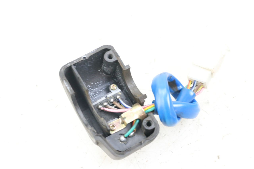 photo de PRZEŁĄCZNIK PRAWY KYMCO AGILITY 4T 50 (2005 - 2018) - Zoom stanu zużycia