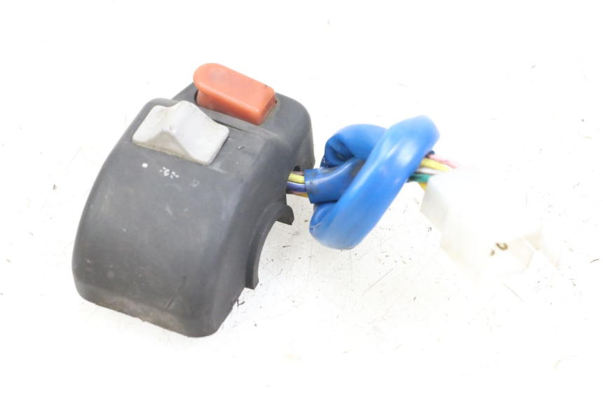 photo de PRZEŁĄCZNIK PRAWY KYMCO AGILITY 4T 50 (2005 - 2018) - Inny kąt widzenia