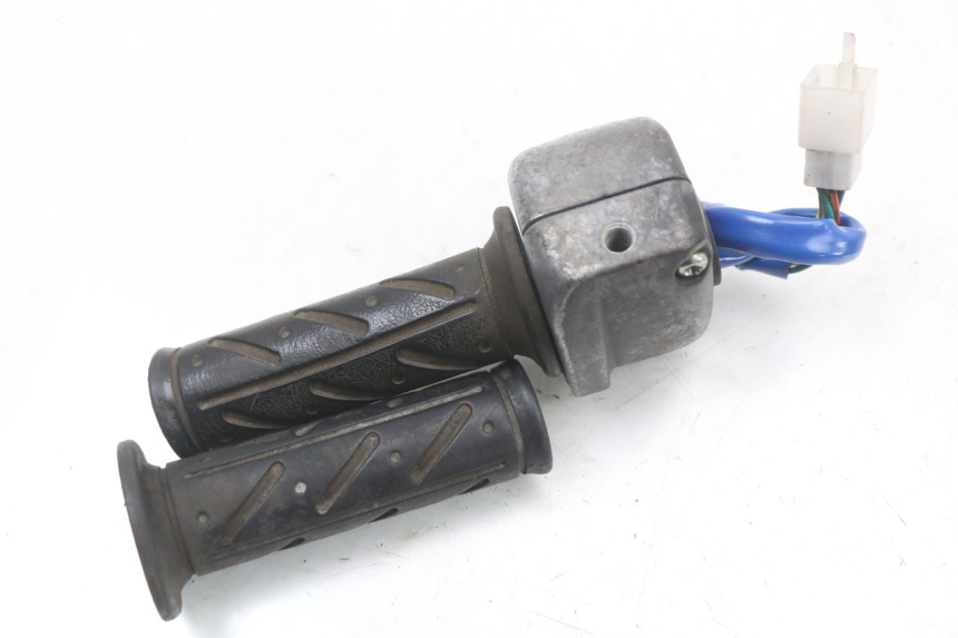 photo de PRZEŁĄCZNIK PRAWY KYMCO AGILITY 4T 50 (2005 - 2018) - Widok ogólny