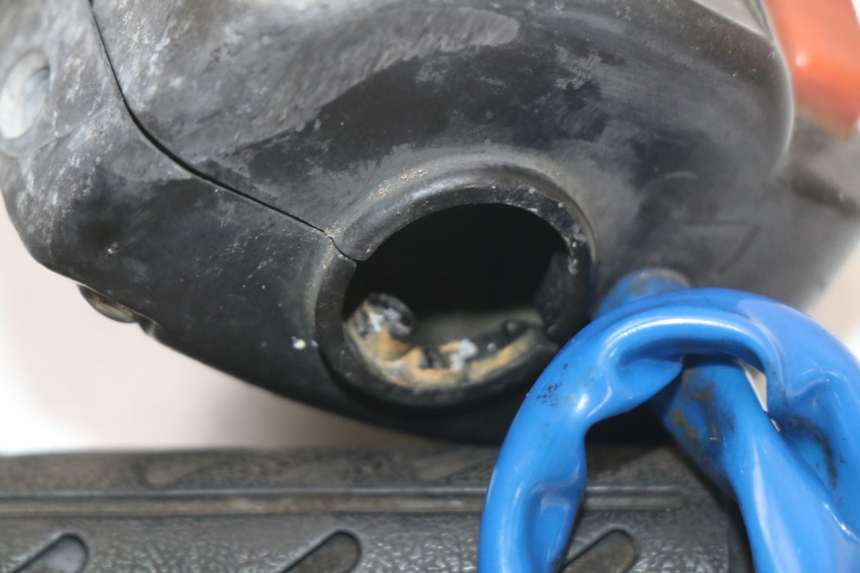 photo de PRZEŁĄCZNIK PRAWY KYMCO AGILITY 4T 50 (2005 - 2018) - Stan powierzchni