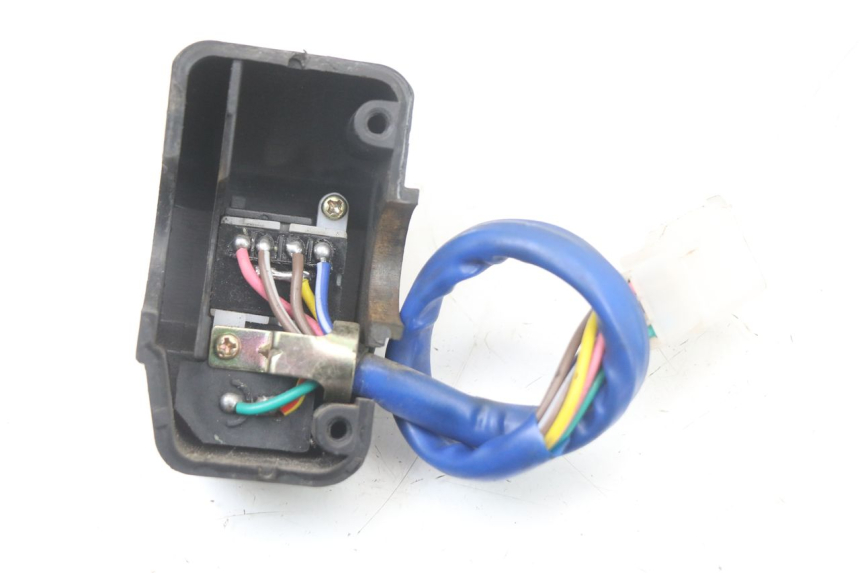 photo de PRZEŁĄCZNIK PRAWY KYMCO AGILITY 4T 50 (2005 - 2018) - Zoom stanu zużycia