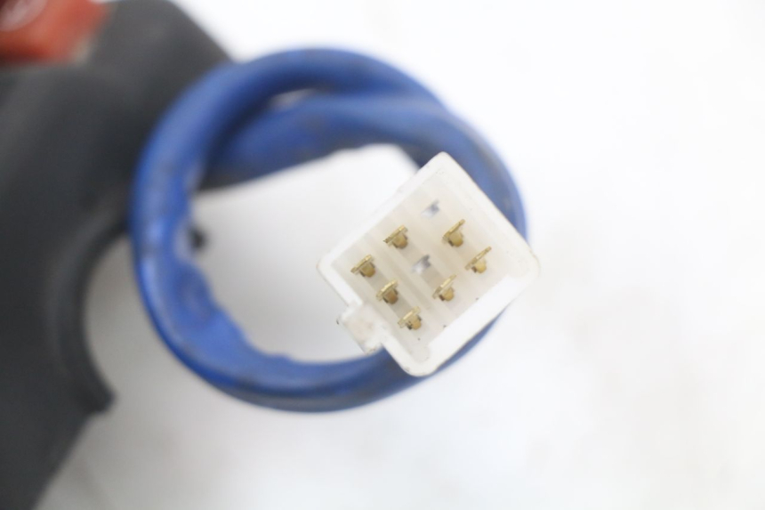 photo de PRZEŁĄCZNIK PRAWY KYMCO AGILITY 4T 50 (2005 - 2018) - Zbliżenie techniczne