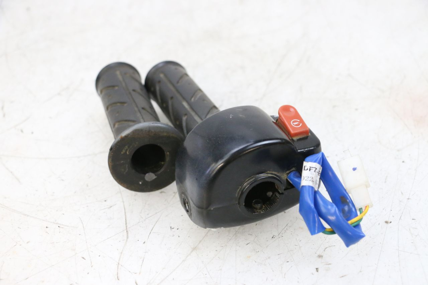 photo de PRZEŁĄCZNIK PRAWY KYMCO AGILITY 4T 50 (2018 - 2022) - Widok ogólny