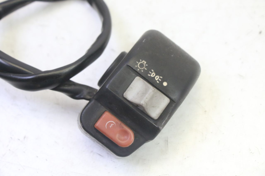 photo de PRZEŁĄCZNIK PRAWY KYMCO AGILITY NAKED RENOUVO 2T 50 (2011 - 2018) - Szczegół części