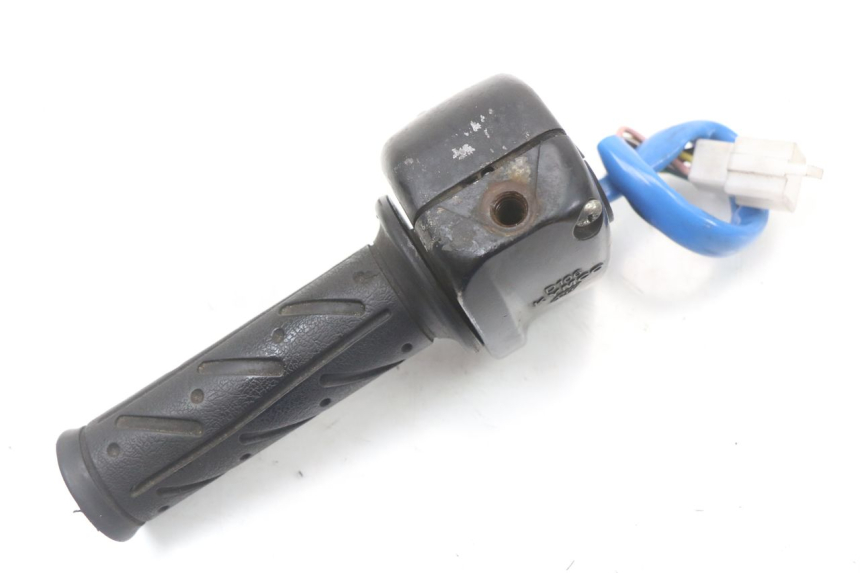 photo de PRZEŁĄCZNIK PRAWY KYMCO AGILITY PREMIUM 50 (2007 - 2010) - Inny kąt widzenia