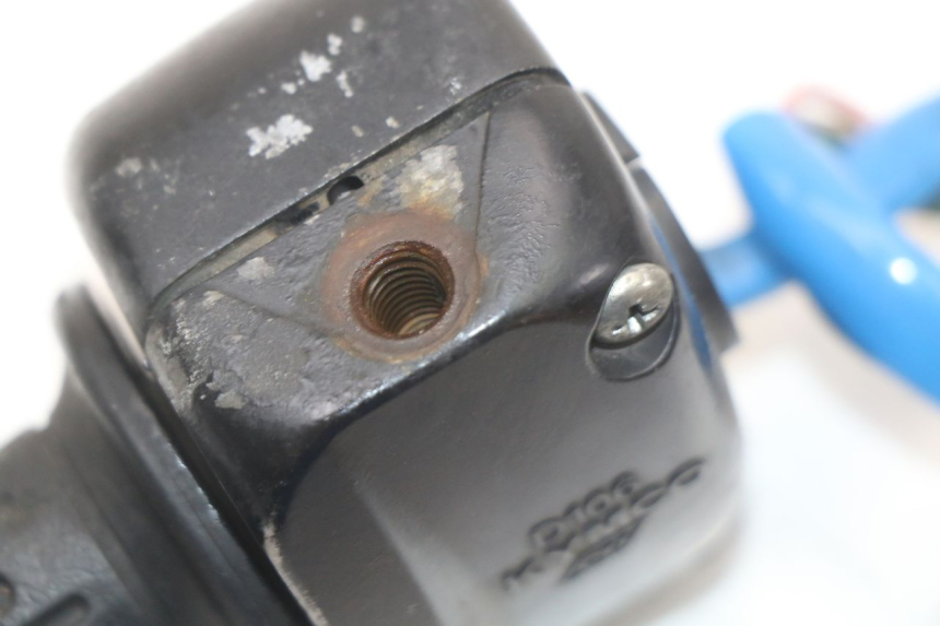 photo de PRZEŁĄCZNIK PRAWY KYMCO AGILITY PREMIUM 50 (2007 - 2010) - Zbliżenie techniczne