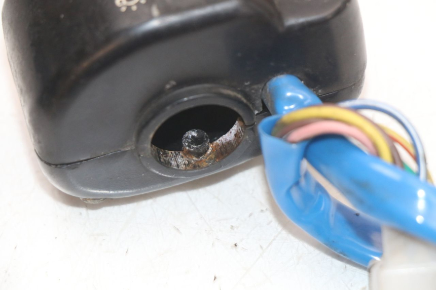 photo de PRZEŁĄCZNIK PRAWY KYMCO AGILITY PREMIUM 50 (2007 - 2010) - Punkty mocowania