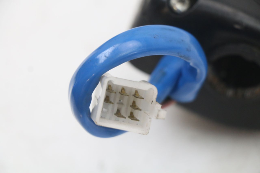 photo de PRZEŁĄCZNIK PRAWY KYMCO AGILITY PREMIUM 50 (2007 - 2010) - Stan powierzchni