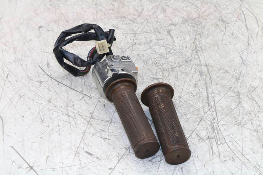 photo de PRZEŁĄCZNIK PRAWY BAOTIAN BT COLLECTOR 50 (2005 - 2013) - Zoom stanu zużycia