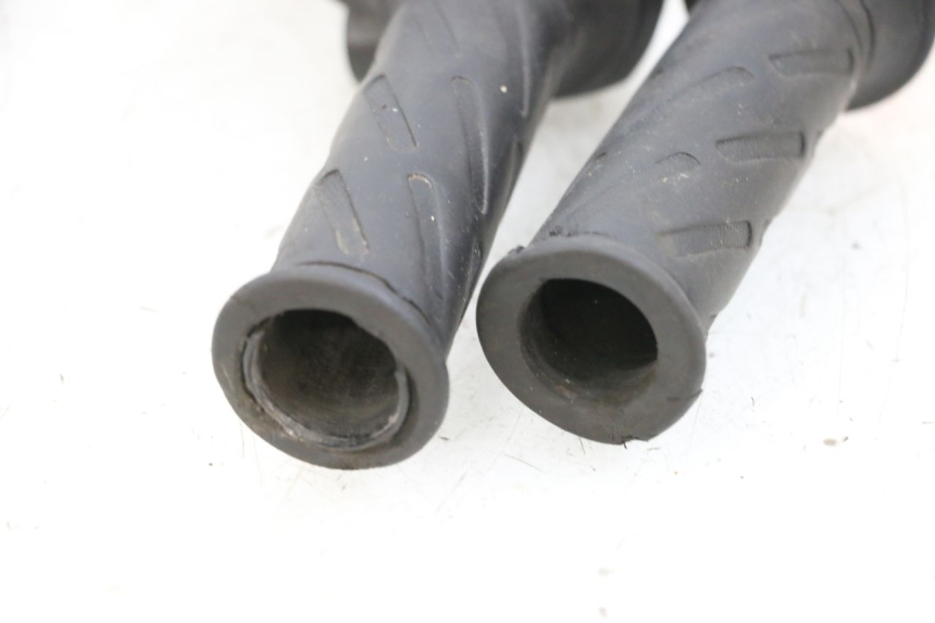 photo de PRZEŁĄCZNIK PRAWY MAG POWER BOMBERS 4T 50 (2016 - 2026) - Stan powierzchni