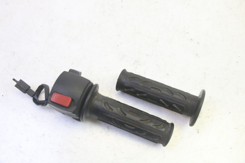 photo de PRZEŁĄCZNIK PRAWY MBK BOOSTER SPIRIT 50 (2004 - 2017) - Widok główny