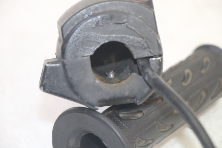 photo de PRZEŁĄCZNIK PRAWY MBK BOOSTER SPIRIT 50 (2004 - 2017) - Punkty mocowania