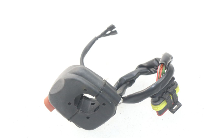 photo de PRZEŁĄCZNIK PRAWY MV AGUSTA BRUTALE R WALLY 910 (2008 - 2008) - Zbliżenie techniczne