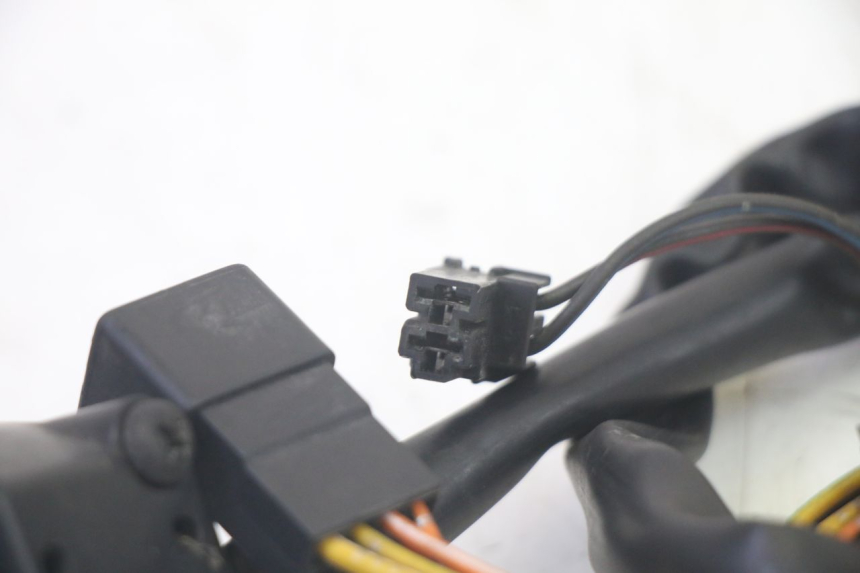 photo de PRZEŁĄCZNIK PRAWY SUZUKI BURGMAN 125 (2007 - 2014) - Punkty mocowania